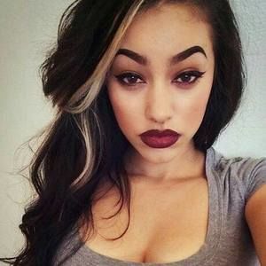 Meet your Posher, Lucia